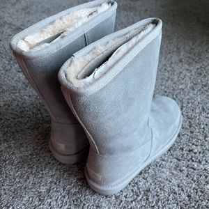 NEW! Never worn Ugg boots
